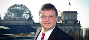 Andreas Rimkus vor dem Bundestag